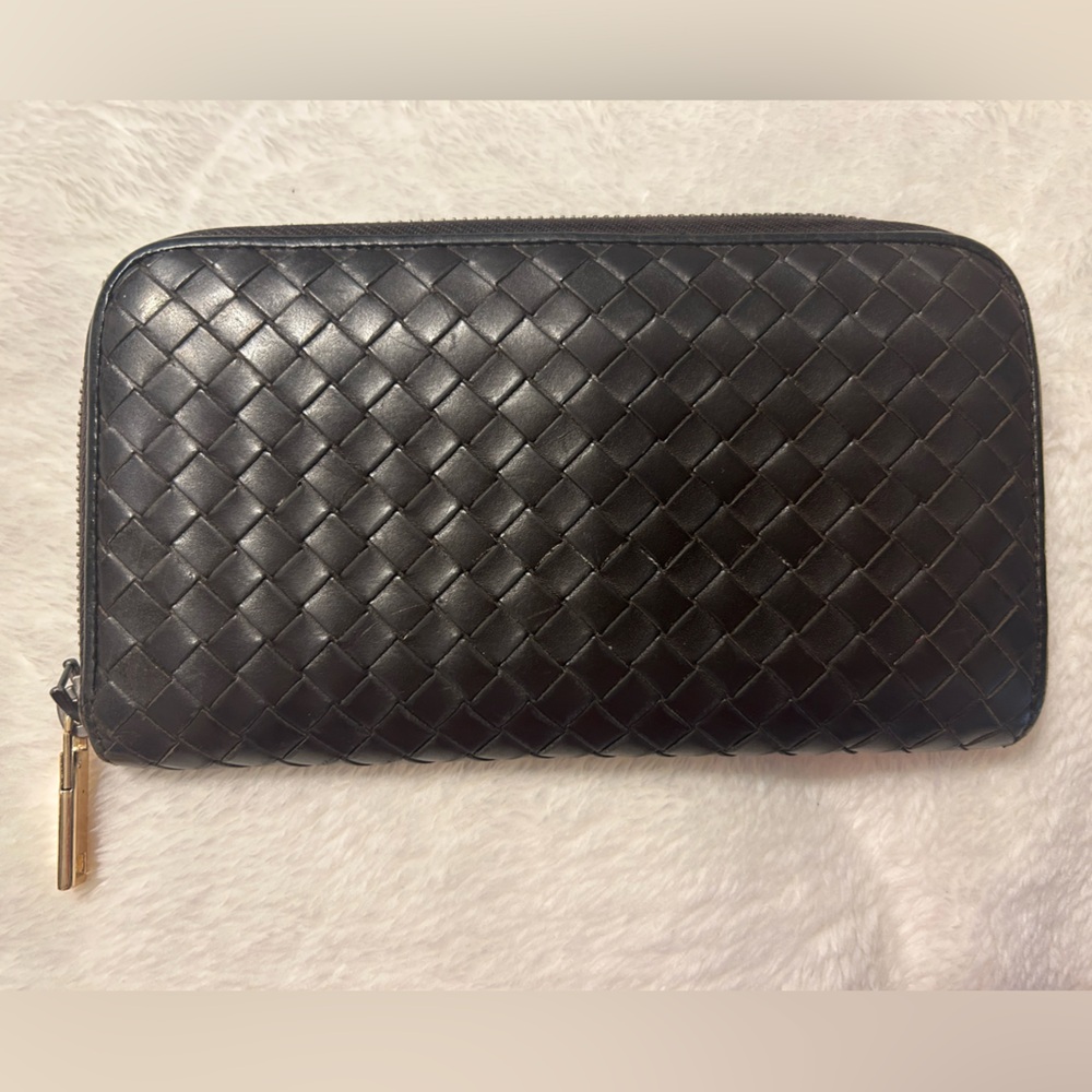 Authentic Bottega Vaneta Nappa Intrecciato Zip Around Wallet